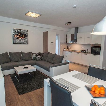 Arena Apartment 5-Stars Premium-Accommodation Макарська Екстер'єр фото